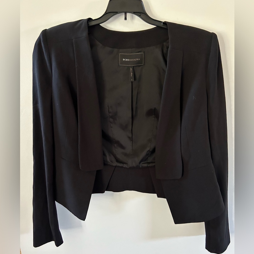 BCBG Black cropped blazer